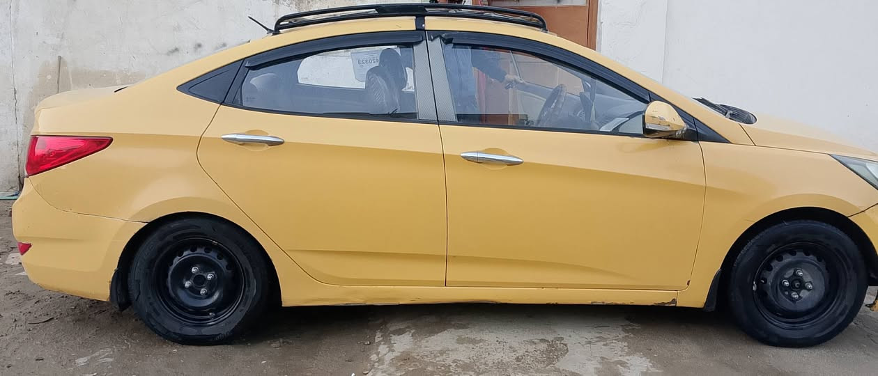 السلام عليكم سياره اكسنت تكسي خليجي 2015 محرك 1400  رقم بابل انكليزي  مكاني الديوانيه 
سعرها 77.   وبيها مجال المداور مباشرة واذا اكو مراوس  خصوصي عادي 

موبايل / ***********
