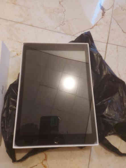 سلام عليكم ايباد9البيع   او مراوس اكس بوكس 360ينطي فرق ورة نضافة
 سعرة ١٥٠   مكاني بلا بصرة كرمت علي *********** خاص هم مفتوح راسني خادم
