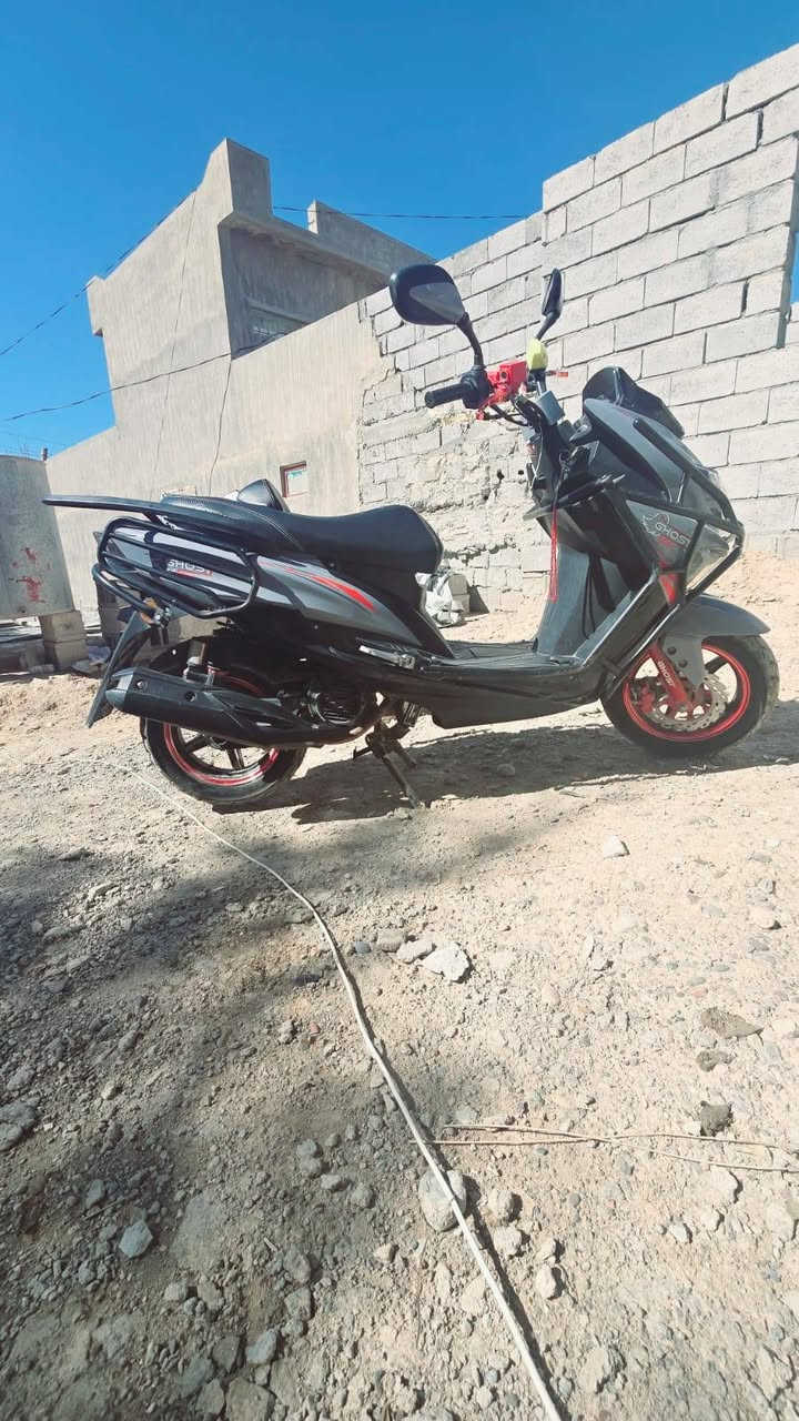 سلام عليكم دراجه سكوتر للبيع السعر 850  رقم الهاتف *********** المكان ديالئ جلولاء

