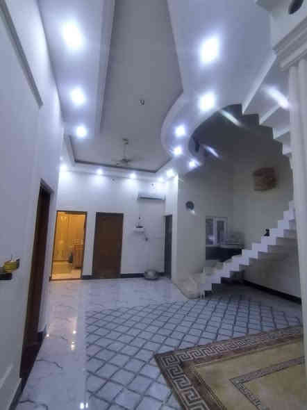 يعلن مكتب عقارات زين العابدين 
عن توفر منزل في شط العرب الجزيره شارع خطوة الأمام زين العابدين 
المساحه 221
يحتوي المنزل على 
3غرف نوم 
وصاله 
ومطبخ 
واستقبال 
وصحيات داخليه وخارجيه 
وكراج وحديقه البيت موجه
وسعره مناسب
