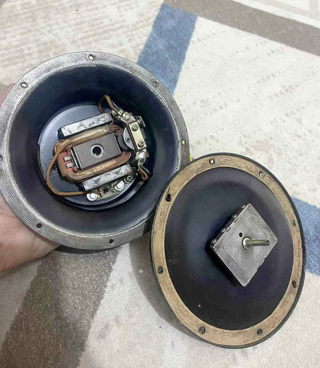 السلام عليكم هورنات انديات للبيع الهورنات ما مصلحات فولتيه ١٢ بلادي***********
