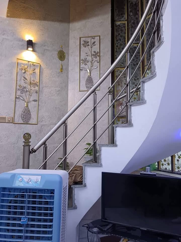 #مكتب_نيوهاوس_للعقار
للبيع ١٠٠ م موقع مميز جداً شارع ٦٥م تجاري
يطل على ٣ شوارع وتشجير
........ 
اعلان رقم ٢٧٤
.........
للبيع مشتمل ١٠٠ م طابقين حديث
واجهة ٥* نزال ٢٠
٣ نوم صحيات عدد ٢
موقع المشتمل حي الجهاد على الشارع التجاري مباشرةََ شارع ٦٥م مقابل المتنزه النموذجي الجديد
للاستفسار *********** متوفر واتس اب اتصال
مكتب نيو هاوس للعقار الكائن في
حي الجهاد الديوان مقابل الامانة قرب كوفي ركن الديوان
