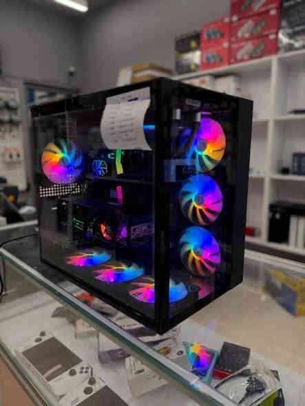 Gpu: 3070ti inno3d 4 fan
Cpu:i 5  13400f
Ram: 16gb tforce 3200mhz 
Psh: mass 650w 
Mth: asus H610 
Hard: 256gb nvme -1tb hdd
Cooler:thermalright 240mm aio 
Case : mid tower 7fan argb 

کەیسیکی بەهیز و هەرزان گەیمینگ 
زەمانی ٣ مانگ 
نرخی ملیۆن و ٢٥٠هەزار 
گەیاندن هەیە 
*********** أربيل
