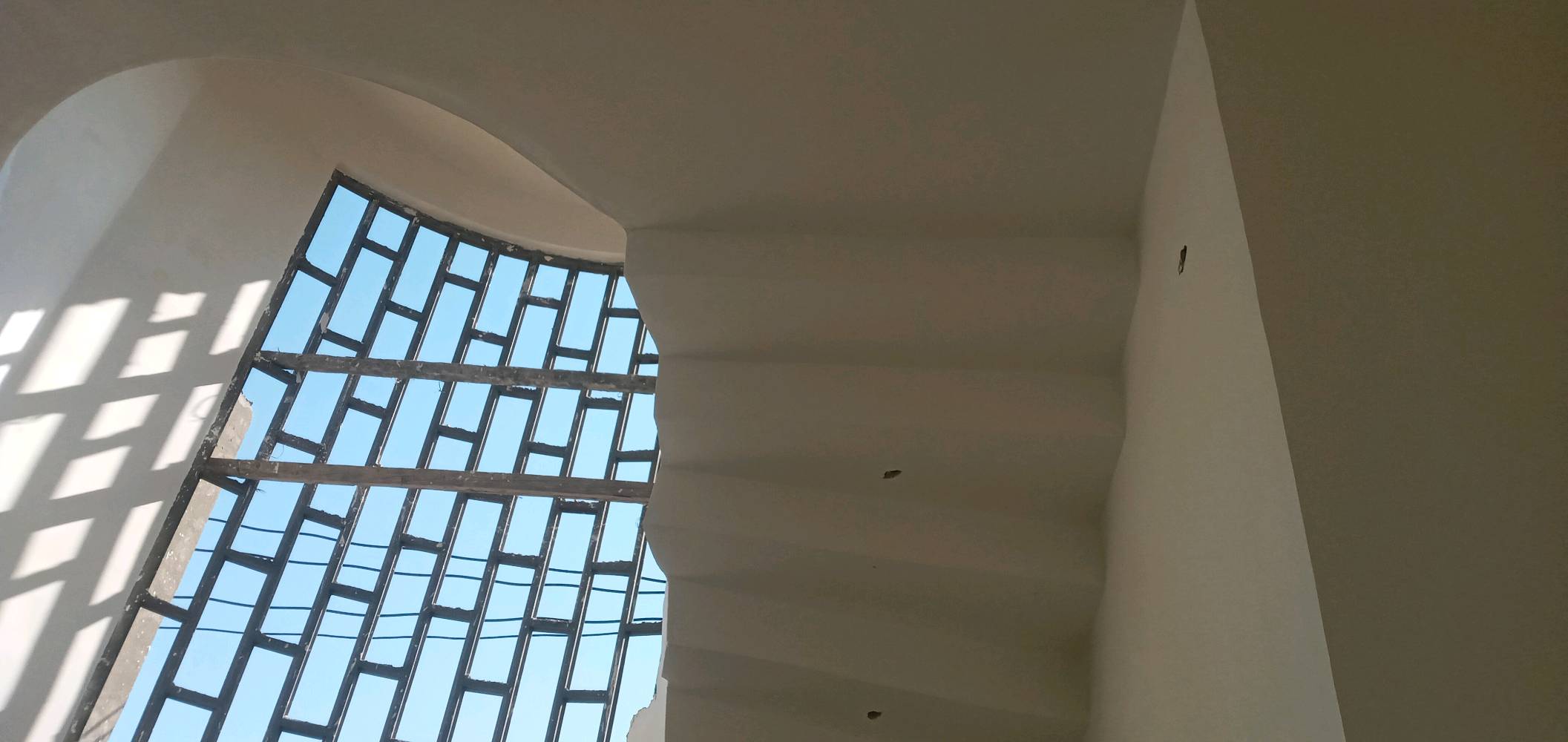 السلام عليكم خلفه بياض من البصره اشتقل بياض فقط هذه راقمي ***********