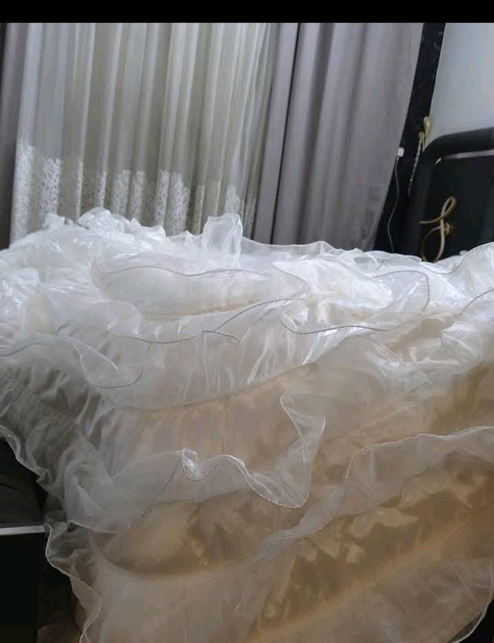 نزله عرس بيضه جديده مفروشه مرتين مشتريتلههsilver cotton تنزل للكاع ويه كوشه ثالثه  القياس king size قطن وستن 