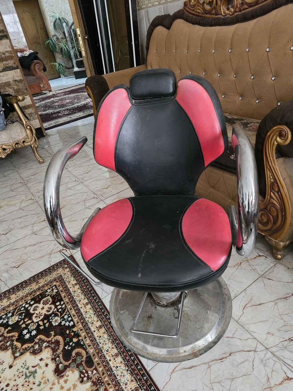 عندي غراض صالون كامله بعد عرباين كاويات شسوارات مري ميوزه يوجد توصيل كل محافظات


**إذا كنت صاحب هذا الإعلان وتريد حذفه لأي سبب، رجاءا أرسل رسالة إلى الدعم الفني**