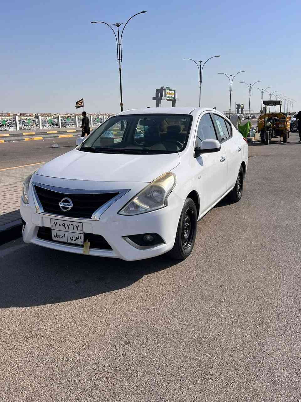 سلام عليكم نيسان سني هندي مديل 21سنويه ما منتهيه بيه طخات بل جاملغ الخلفي مثل ما موضح بل صور سياره حداديه تبريد خير من الله 
العنوان الحيانيه حي الحسين 
رقم الهاتف ***********
