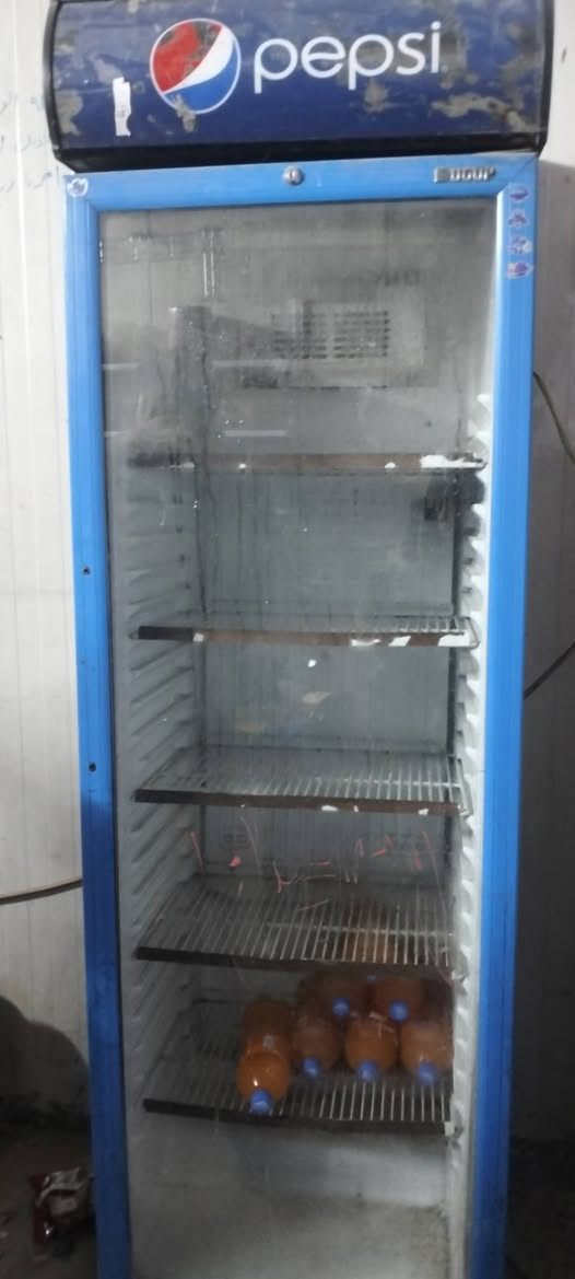 سلام عليكم  ثلاجات للبيع  مال اسوق 
قيم وخذ  بس لاتكسر بل سعر 
***********
