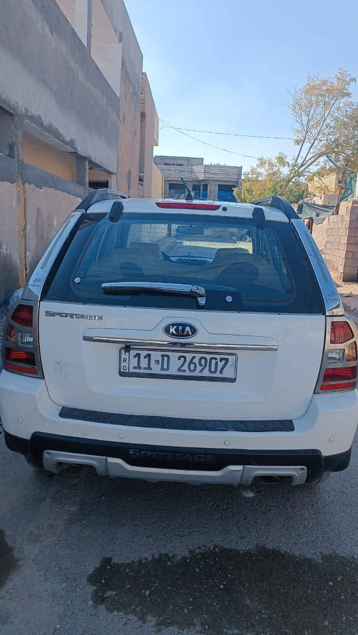 سبورتج 2010 خليجي فول مواصفات
محرك 2000
سيارة جاهزة للاخير 
محرك كير مكفولات 
تبريد وتدفئة شغالات
شاشة وكامرة 
شاشات تجاوي
فتحة سقف 
بيهة صبغ 4 قطع 
ضرر جامرلغ السايق والبنيد امبدل بلادي نفس الون
السعر 105 وبيهة مجال بسيط 
مكاني ديالى خان بني سعد 
***********
