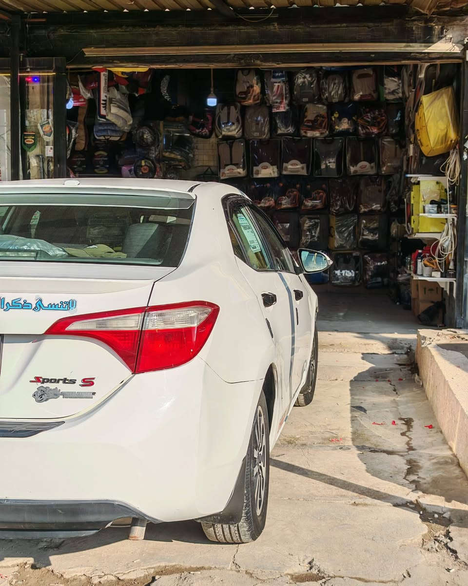 🚗 تويوتا كورولا 2015 أمريكي للبيع
#السعر / 128 وبيها مجال
سيارة نظيفة جداً والاستعمال شخصي، جاهزة للاستخدام اليومي بدون أي مصاريف.
✅ المواصفات:
محرك: 1800cc اقتصادي وقوي
قير: أوتوماتيك
وارد: أمريكي
تبريد ممتاز وتدفئة شغالة
شاشة / بلوتوث / كاميرا خلفية 
سنسرات 
تايرات بحالة جيدة
صالون نظيف جداً
ايرباك سليم 
***********
