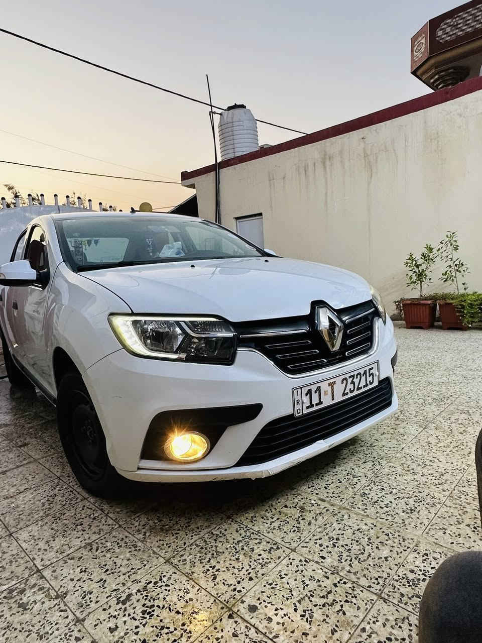 رينو سمبل مديل 2020
سيارة بأسمي تحويل ثانيوم 

رقمها بغداد الرقم الجديد

سيارة مكفوله من الدعامية للدعامية 
شاشه جديده شادتلها وكامره خلفيه
تخم تايرات جديد غير الي بالصوره  مع ويل كب
السعر 85 للتواصل ***********
