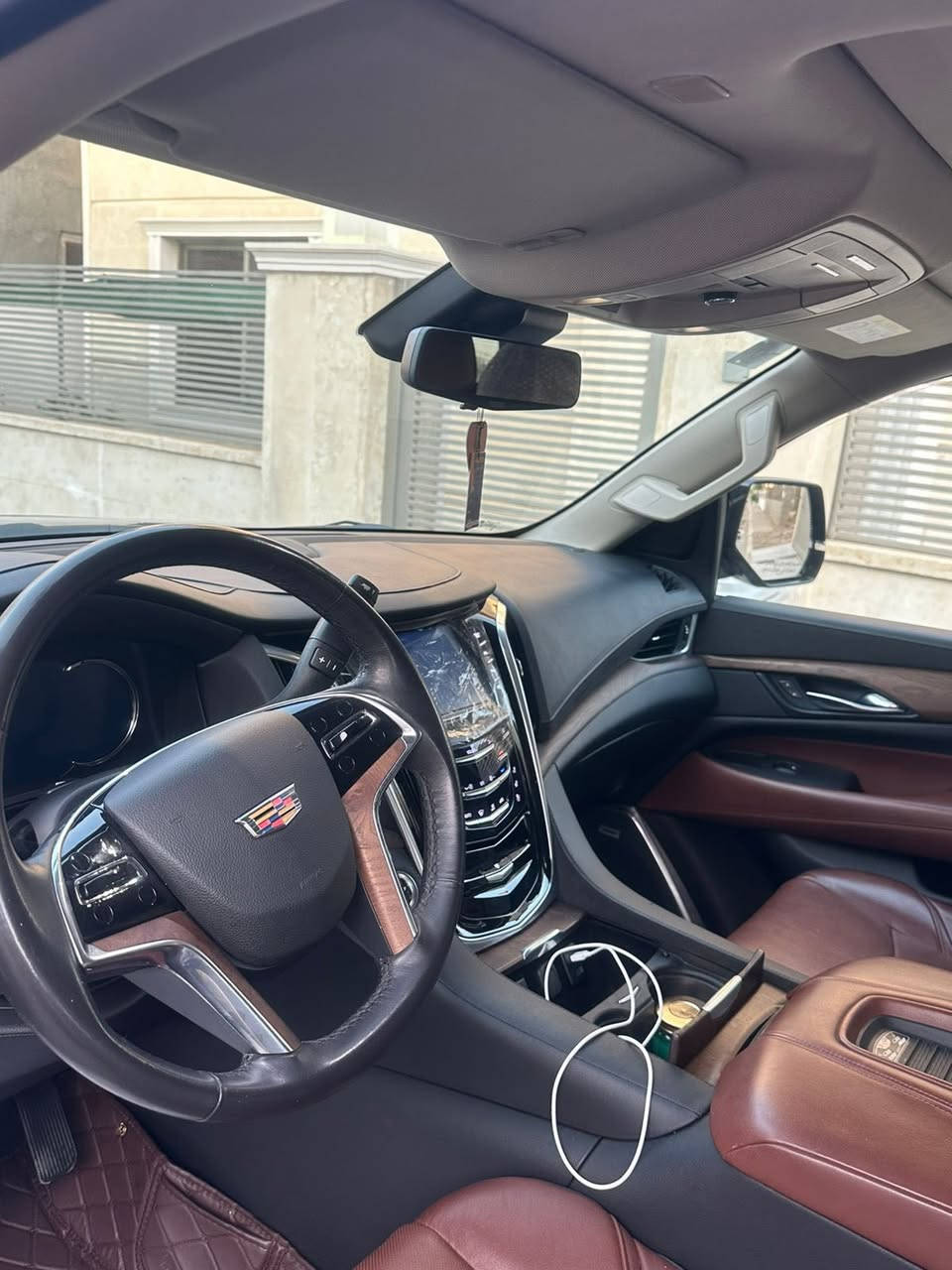 السلام عليكم
كديلاك بلاتنيوم وكاله المنصور
موديل 2020
اسود رقم بغداد اخت الزيرو
ماشيه 13000 كيلو
مكفوله كفاله عامه جديده جدا
***********
