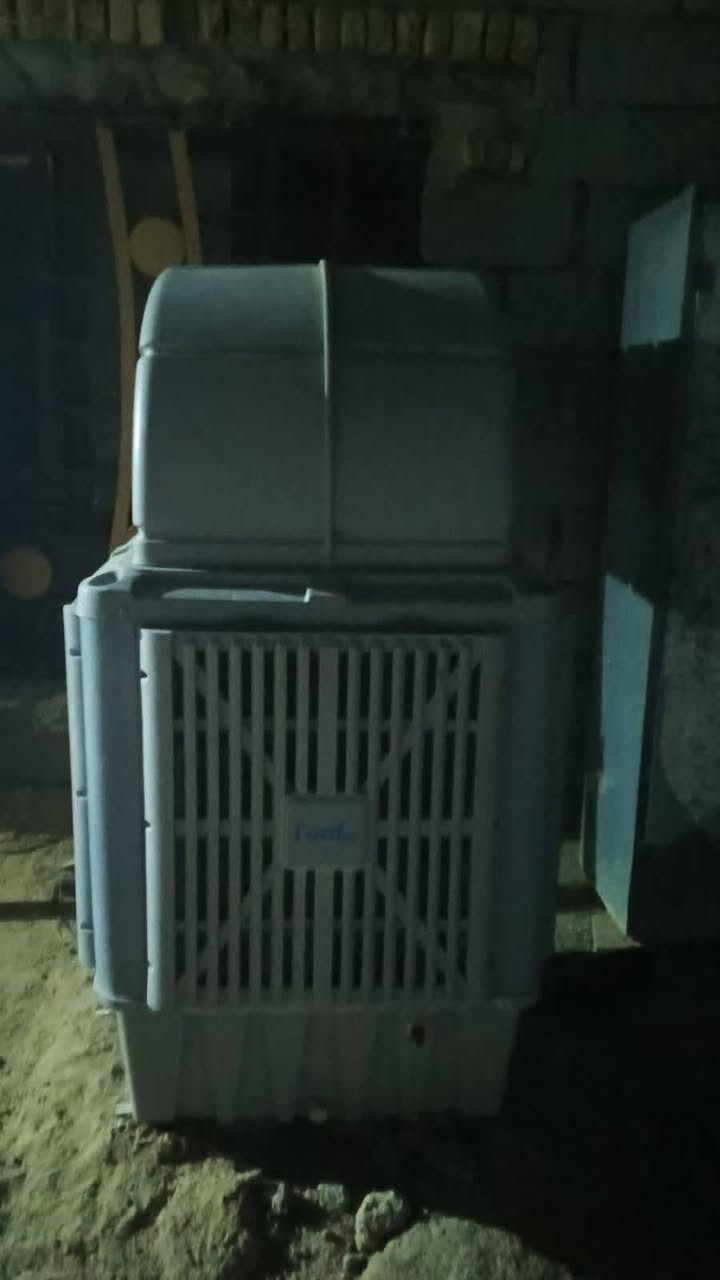 مبرده للبيع حجم كبير سعر400 وبيها مجال نضيفه100 
مكان كربلاء رقم ***********
