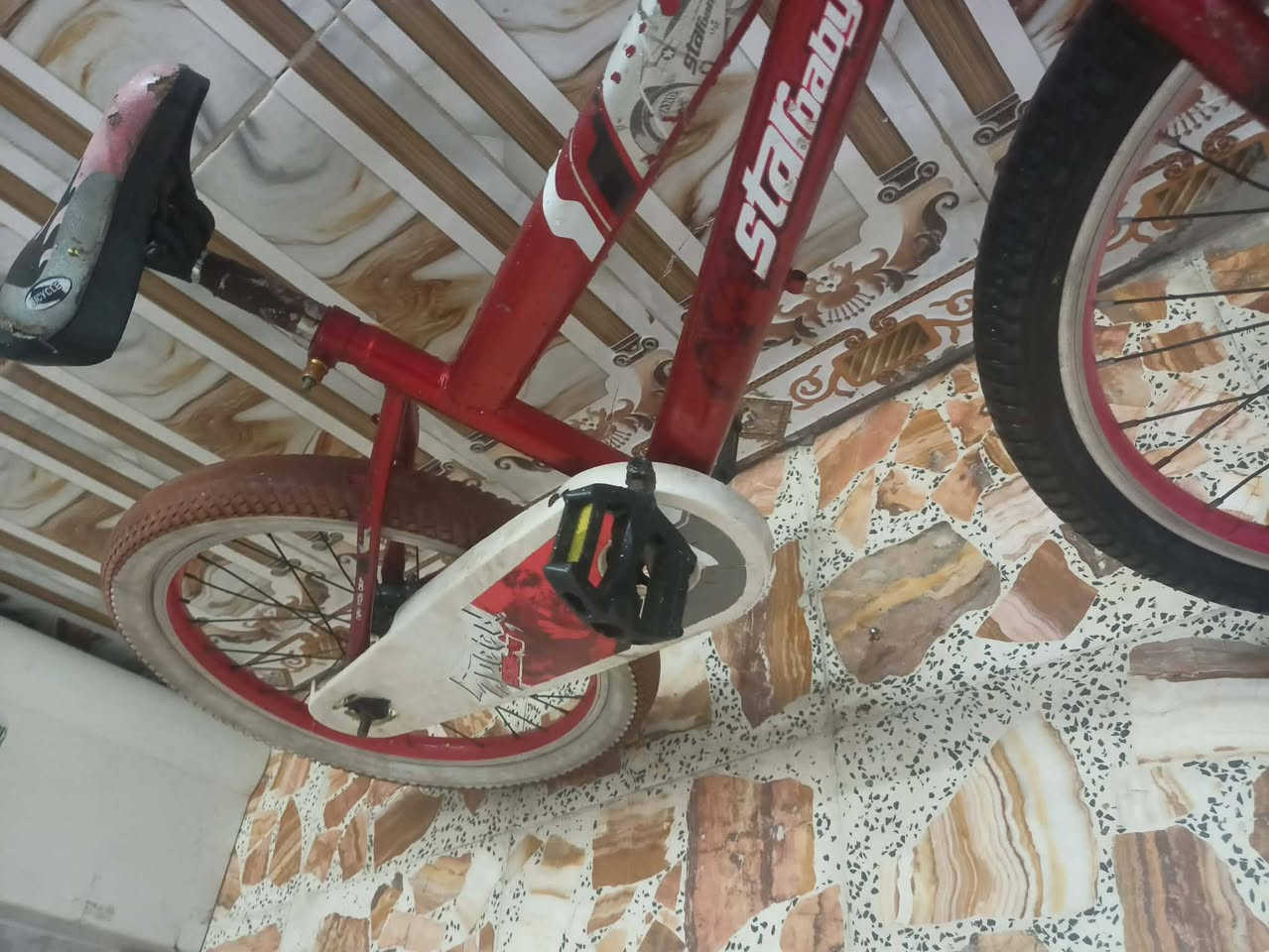بأيسكلات. ٢ 
حجم ١٦ الزرك
وحجم ٢٠ رياضي الحمر 
بغداد الحسينيه الجريخي


**إذا كنت صاحب هذا الإعلان وتريد حذفه لأي سبب، رجاءا أرسل رسالة إلى الدعم الفني**