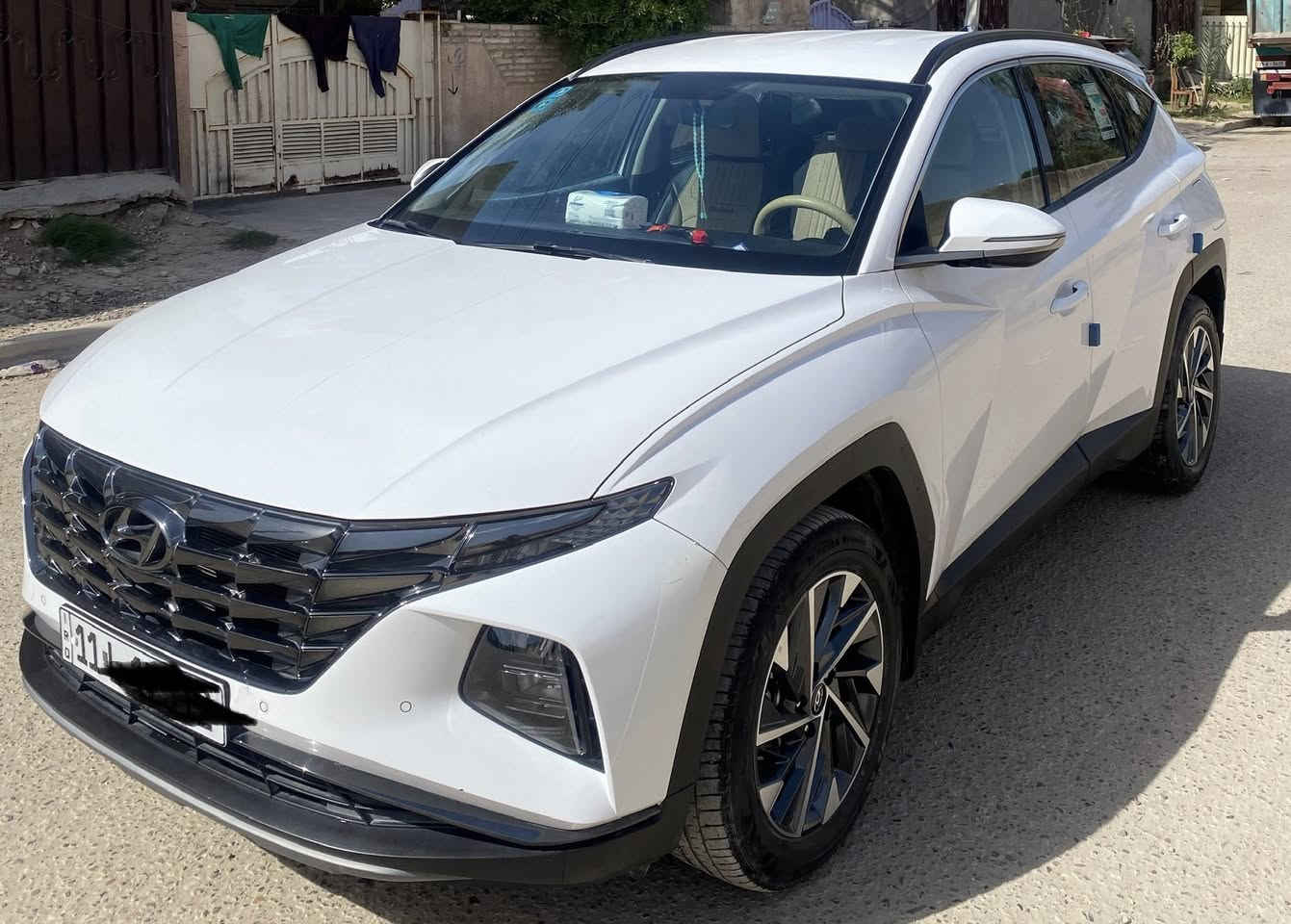 هونداي توكسان 2024 خليجي مكفول كفاله عامه ضمان 5 سنوات وكالة الدوليه

السياره مواصفات المعروفه شاشه كامره ویل 19 بصمه اوتو هولد مثبت سرعه عداد الكتروني محرك 2000 دوش السياره جديده على ايدي برغي ممفتوح بيها كامله من كلشي دوشمه ارضیات بیبان مغلفه ول دواخل مغلفه ppf ماشيه 49 الف رقم بغداد الجديد بأسمي تحويل مباشر

السعر 216 وبيها مجال المكان بغداد الغزاليه شارع *********** مدير الامن
