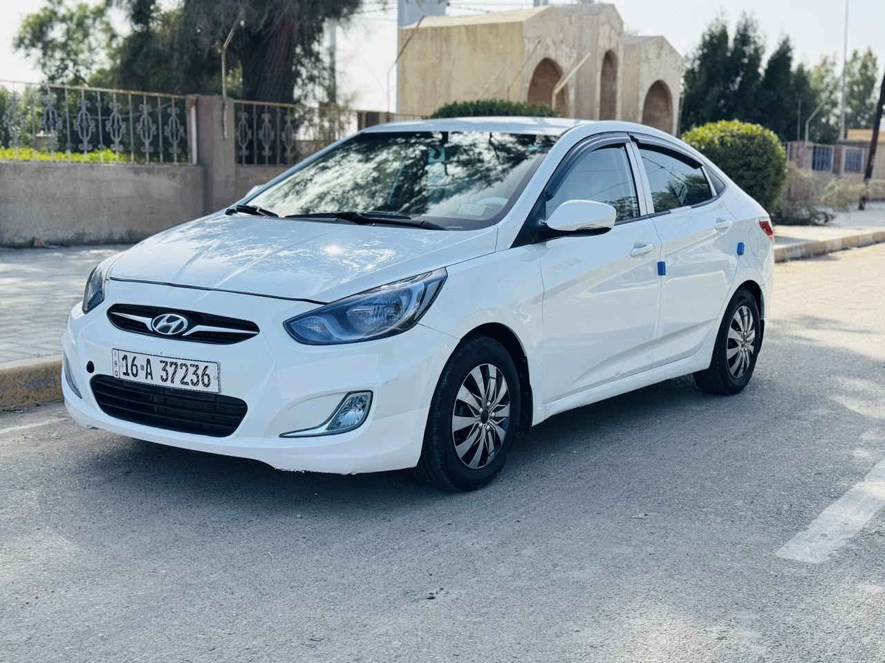 سلام عليكم
للبيع فقط اكسنت 2013 خليجي 
مكينه 1600 دوش دبل قطره شرط لافتح ولاتنقيص ولاتبخير
السياره كلشي بيه على وضع الشركه شرط سونار
ماشيه 91 فقط 
سنويه وارقام كله جديد بأسمي شخصيا واريد تحويل (الياخذه لازم يحوله ميطول)
السياره تخم تاير حداده من كلشي جاهزه ترايك وين ميعجبك السياره استخدام موظف 
 بيه بارد بسيط كد شبر باب الصدر فقط الباقي كفاله 
العنوان بابل
السعر 107 وبيه مجال بسيط
***********
