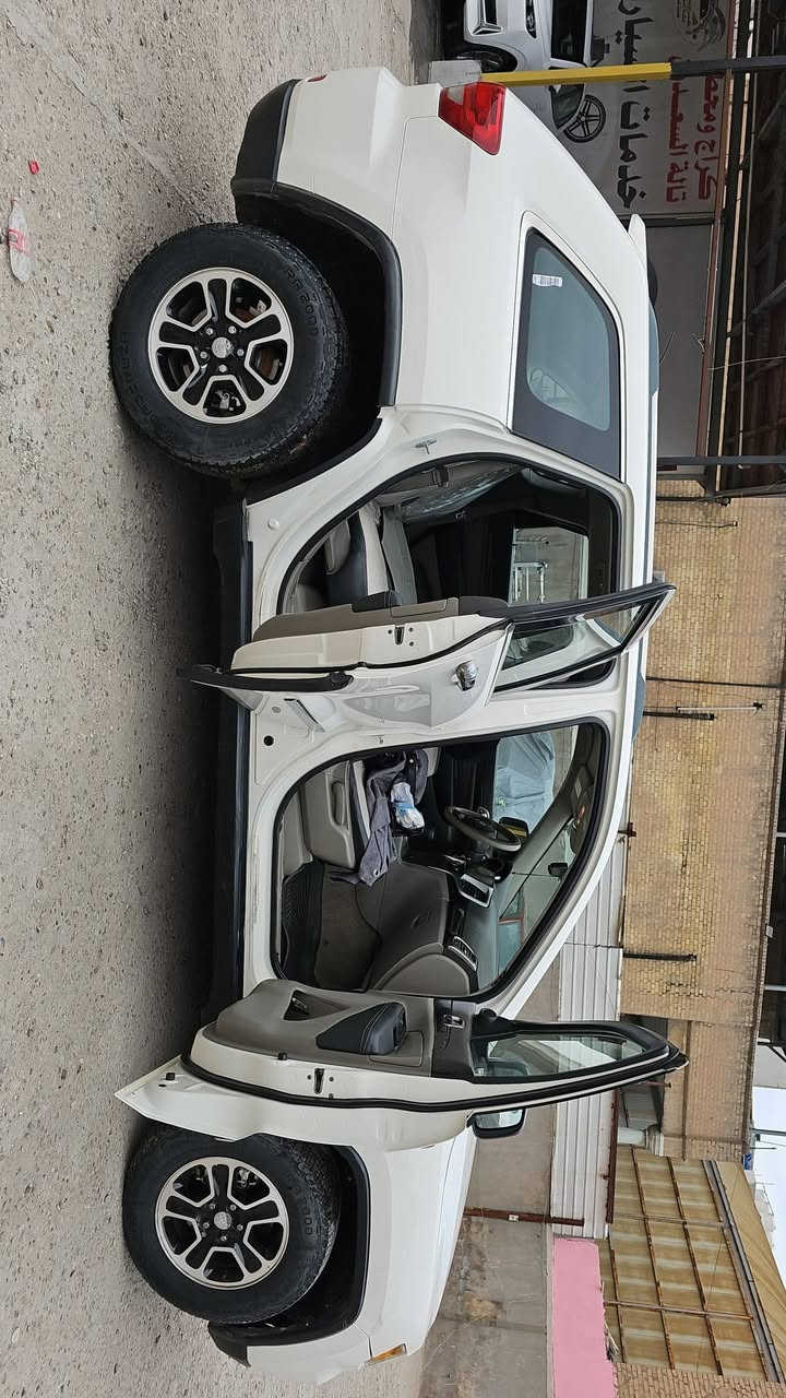 سيارة جيب موديل ٢٠١٢ مواصفات عاديه رقم بغداد حادثها دعاميه وجاملغ والسونار موجود بس اذا تحب انت سوي سوي السعر خاص ..


**إذا كنت صاحب هذا الإعلان وتريد حذفه لأي سبب، رجاءا أرسل رسالة إلى الدعم الفني**