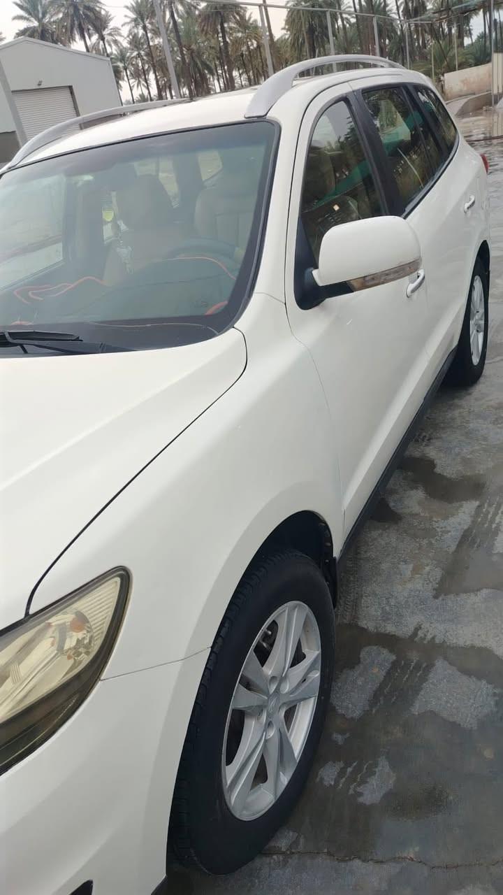 سنتافي خليجي موديل 2010 فول موصفات ع اخير ما بيه اي حادث غير بطش كم قطعه ابيع حزام مرشوش رش بدون معجون بدون دك بارد كير محرك مكفول تخم تاير حداديه جديده ***********
115
