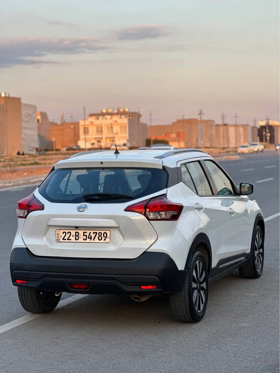 Nissan kicks 2018خليجى 
سةيارةكة رةقةمو سةنةوى نوية 
سةيرةكة دوو بارجةوو بستةكى سبوخة
بيشى كةبسة بشتى جةمبةكى خةفيفى هةية
سةيارةكة جايزة سعرى 118وةرقةو كةمةك مجال عنوان اربيل
☎️:*********** أربيل, العراق
