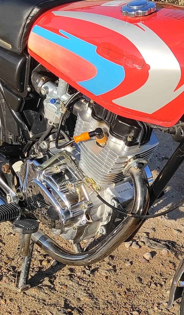 سلام عليكم محرك هونده لبيع مافتوح بس تفيلس ماصالي هواي من شديته. السعر خاص ***********
