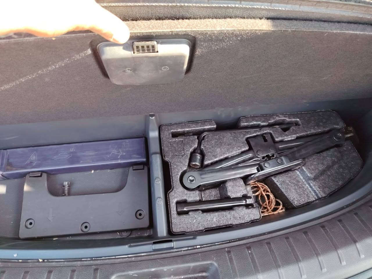 سنتافي 18
بدون ضرر كلين تايتل 
رقم بابل تحويل مباشر
مكينه 2400
تخم تاير جديد 
حداديه جديده 
اعلى فئه بالمواصفات sport 
كامره دوار 360درجة مري قلاب 
وبعد بيه هواي مواصفات 
ماشيه 90401ميل
مكاني بابل الهاشمية السعر 155 وبيه مجال حك الجية 
***********
