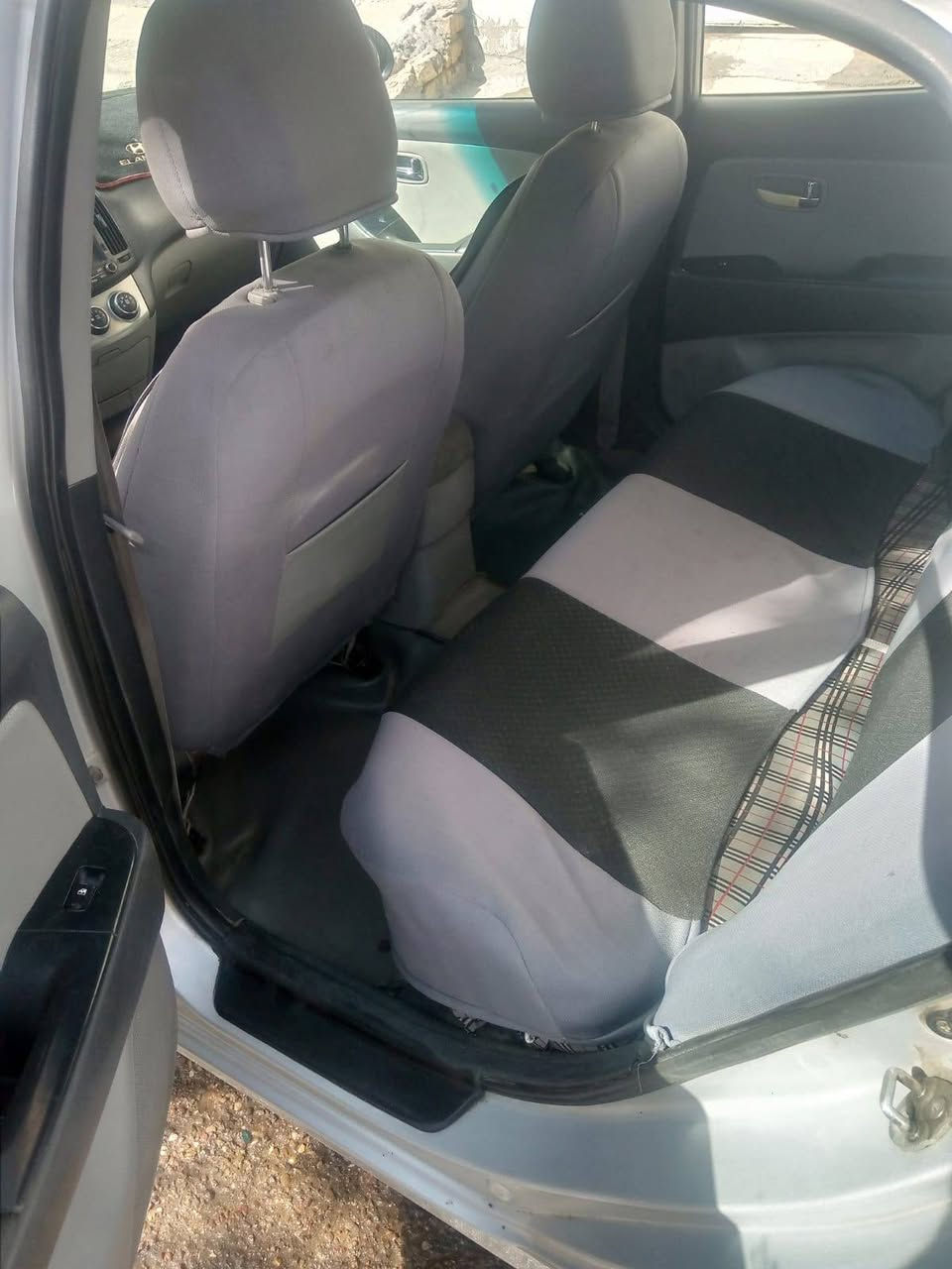 السلام عليكم مكلف بالنشر 
النترا 2011 خليجي  مقدس 
محرك الفين / كير ومحرك وحدادية جيدة 
السعر  98  وبيها مجال ..
المكان بغداد/ البياع 
التواصل :  ***********
