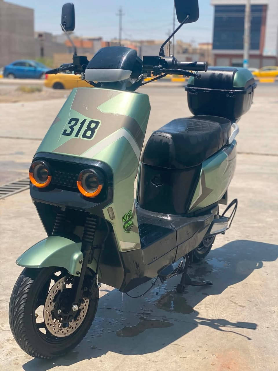 السلام عليكم مأطور 318 لبيع مأطور نضيف بطاريات شرط انطيك 32 امبير المواصفات معروفه نضافه كدام العين السعر 575 الرقم ***********
