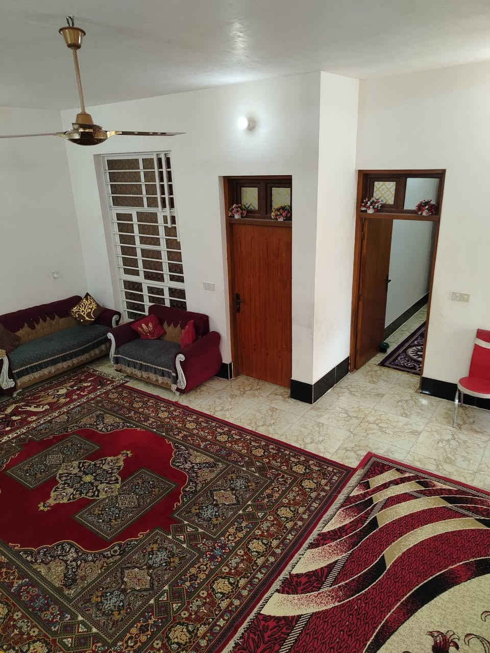 سلام عليكم يوجد بيتين للبيع المساحه 740 متر كل بيت يحتوي على ٣ غرف نوم واستقبال ومطبخ وصحيات طابو زراعي سند ٢٥ العنوان بغداد الراشديه المراسمه الاتصال على الرقم ***********
