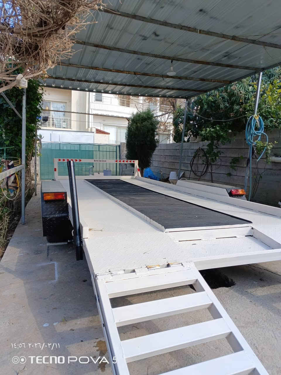 عاربانة حمل السیارات 
2.5  ×  7 
اربیل  ***********
***********
