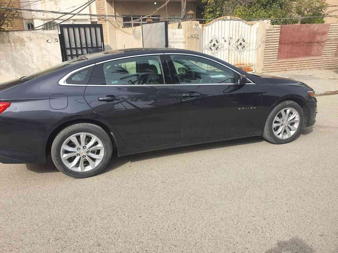 سلام عليكم ماليبو LT2023 سيارة جديدة وجاهزة بدون صبغ فقط بيها بارد موضوح بل الصور مري شفط توقف ذاتي رادار نقطة عمياء سعر 155💵وبيها مجال شي بسيط 
مكان السيارة ديالى بعقوبة 
***********

