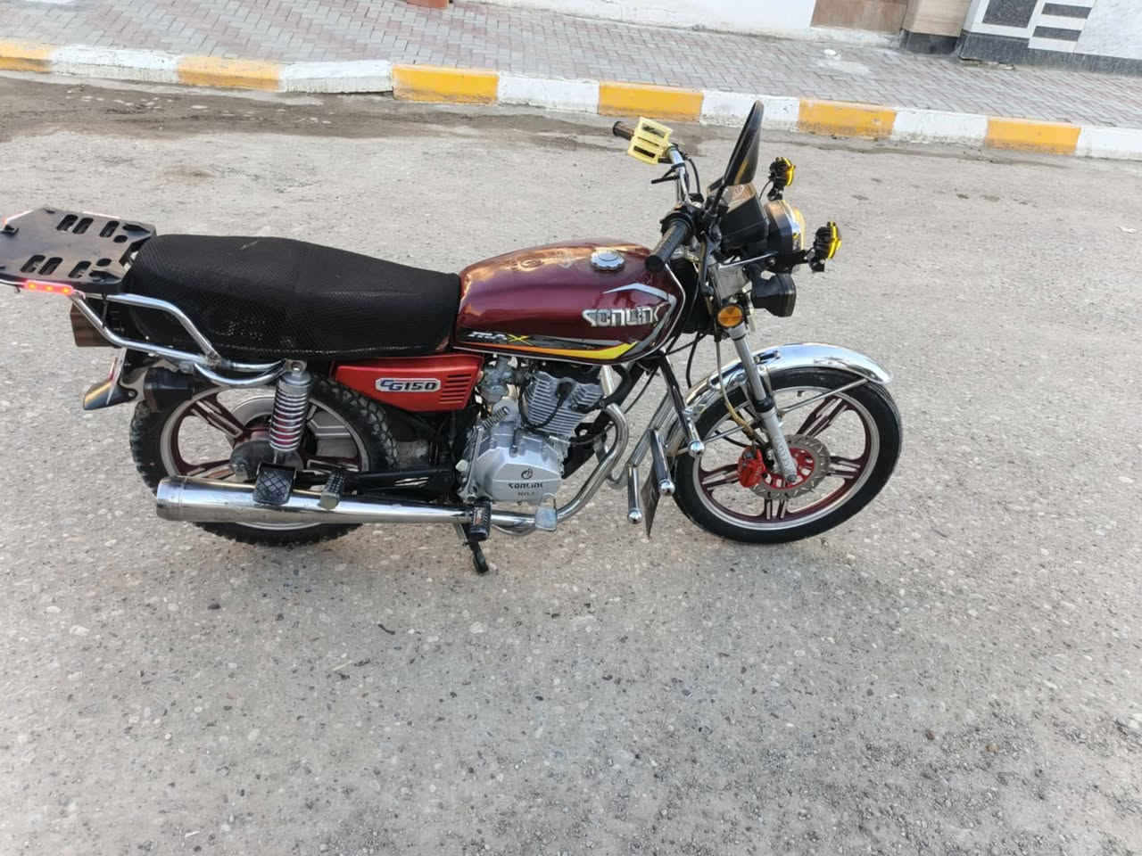 السلام عليكم دراجه للبيع 
موديل 2023 لا تنقيص ولا تبخير 
شلعه معدل فول بيه نواقص بسيطه 
منفيس وياه السعر 450 وبيه مجال 
العنوان سامراء ***********
