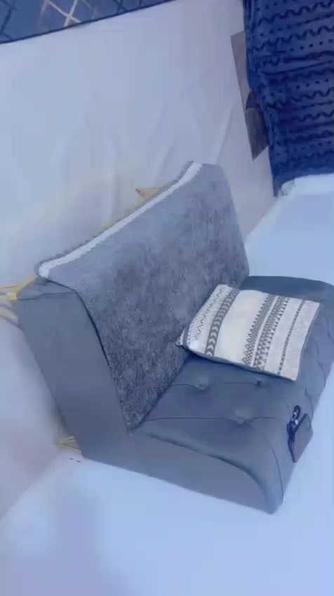 السلام عليكم 
تقم 10 مقاعد ديوان تركي نظيف جدا جدا 
استخدام قليل ب 325 الف 
للتواصل *********** واتس اب او اتصال
