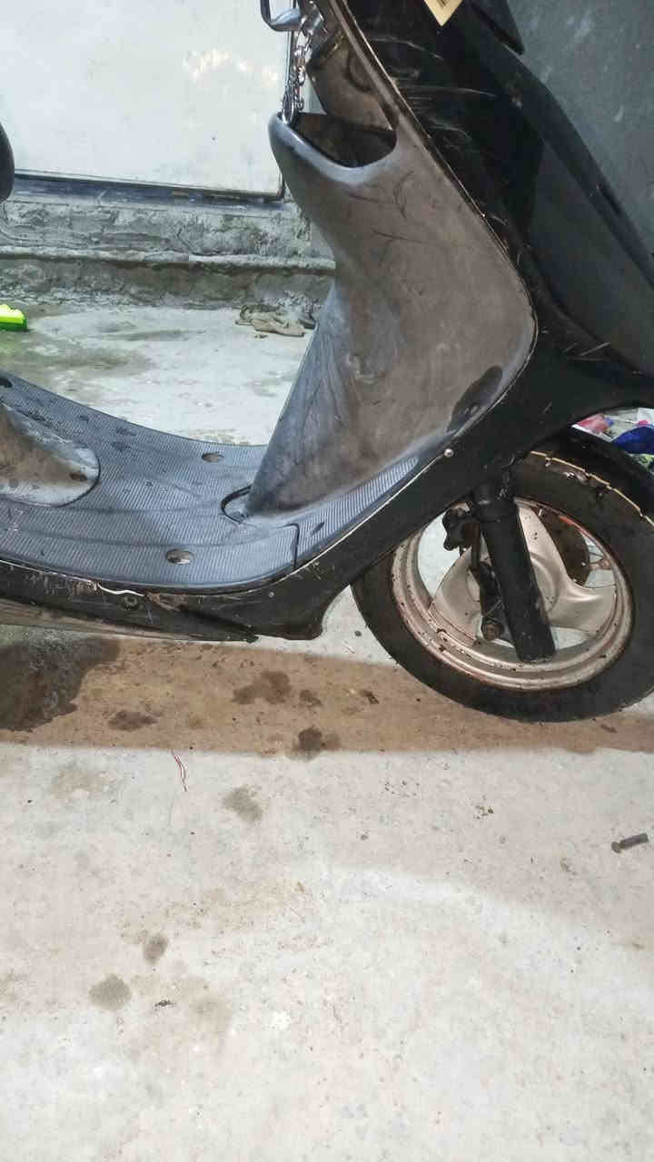 السلام عليكم دراجة ياماها عصفورية مكينة بلادي ممفتوحة كهربائيات شغالة سلف هندر كامل زوج تايرات جدد  نقوصاته شوتة وبريك خلفي والستاند طاك يراد تشد ستاند صفح كفراتها شوفت عينكم سعر 300 وبيه مجال مكاني بغداد غزالية ***********
