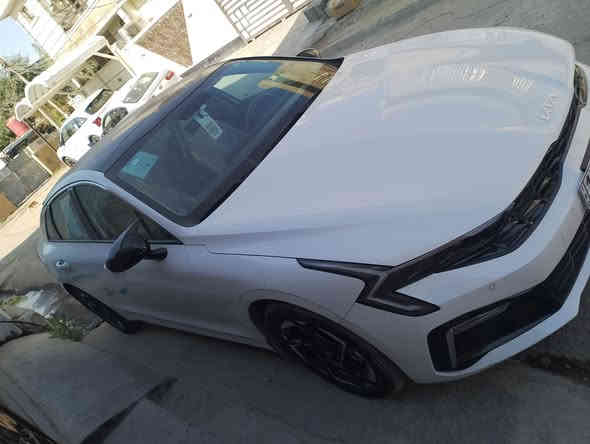 السلام عليكم كي فايف 2025ماشيه 1400بعدهي زيرو فول مواصفات رقم بغداد الجديد ضمان 5سنوات مال الدوليه سعرها 245مكاني بغداد عامريه ***********بيها بالباب الي وره الصدر بالنص رصعه جانت وسحبتها بيديار فقط سياره جديده كلش
