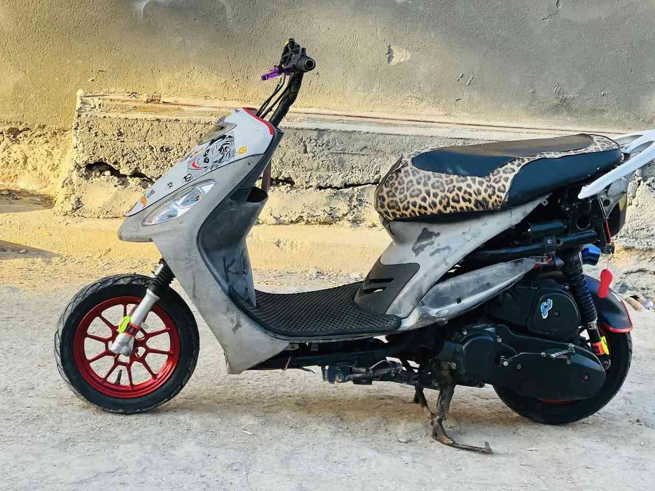 سلام عليكم ماكس منغولي دراجه تعمير بوشه 55 كامله فقط بيه سلف ضعيف شلعه مشي تخبل ناعمه دراجه فووول تخبل مكاني ناصريه سيددخيل سعر 475 وبيه مجال حك جيه رقمي  ‭0788 532 4998‬
