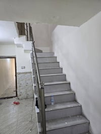 دار لايجار الشرطه الخامسة قرب افران الميسلون ايجارة ٤٠٠ قفل 0770964035...