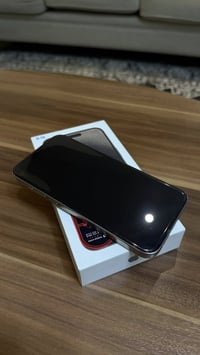 ايفون 15 pro max للبيع  لون رمادي  ذاكره 512 بطاريه 86% عدد الدورات 47...