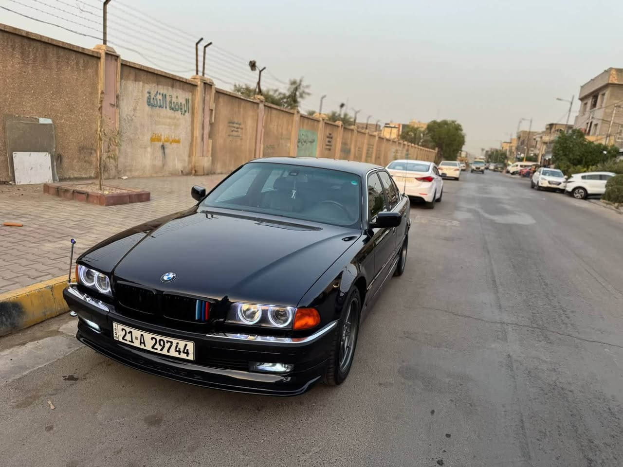 السلام عليكم 
للبيع خفاش 730 
موديل 1995 
داخل جلد اسود وكهرباء
عليها شاشه وكامره  
السياره رقمها سليمانيه الجديد شرط التحويل مباشر
السياره مصبوغه عام ماصار فتره كلش قليله وعليها كت ودوس ام ويل كب ام 18 السياره عليها ادامه كامله من كلشي 
السعر 103مكانها بغداد شارع حيفا وغير متواجد ع النت اي ستفسار عندك اتصل وتدلل ***********

