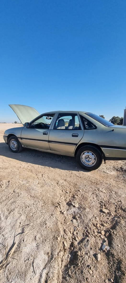 اوبل فكترا موديل ١٩٩١ رقم انبار تحويل مباشر مكينه ١٨٠٠ السياره خير من الله حلوه السيار وعلى ايد كملته وماعيزه اي شي وكله شغال كهربائية 
مكان النجف الاشرف ابو صخير ***********/*********** 
السعر ٢٥ وبيه مجال
