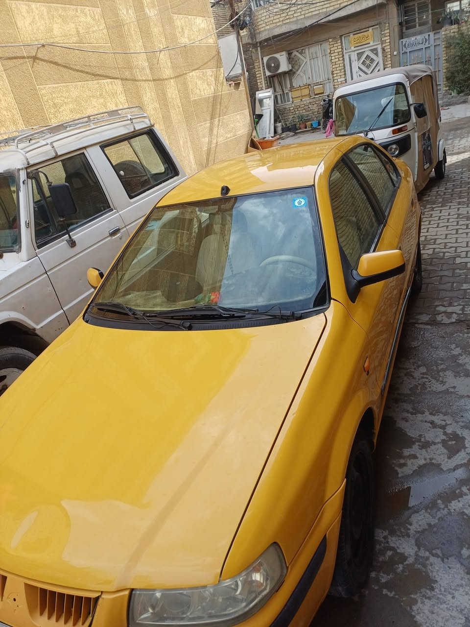 سلام عليكم اخوان سمند 2011 بسمي مكفوله من الضربه نضيفه كير محرك شغل وطلع وين متريد فقط درايم شفتات شويه تعبانه لبقيه السياره نضيفه مال جناي مكاني بغداد الشعله اي ستفسار ***********  غير متواجد عل ماسنجر
