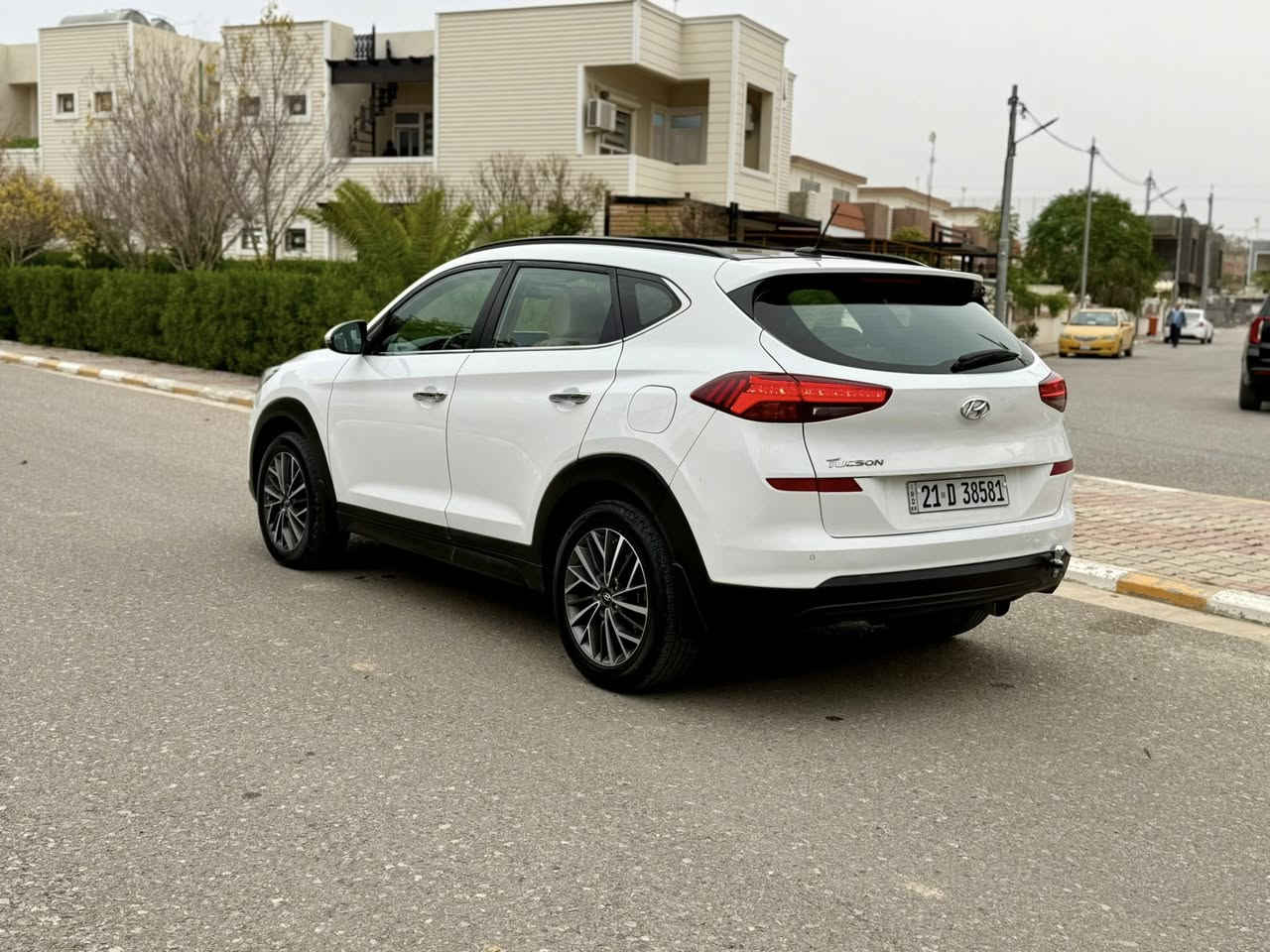 سلام عليكم 
توسان خليجي موديل 2019 
فول موصفات 
بصمه بانوراما 
كشن جلد + كهرباء 
تبريد قطعتين 
شحن لاسلكي 
كامرا + حساس امامي حساس  خلفي 
بعد بي اهواي موصفات 
ماشي 120 الف 
كير محرك بشرط 
تخم تاير صدر كله جديد 
سيارا  بدون صبغ بي بارد موجود السونار ويا المنشور 
سعر 195 بي مجال 
مكاني ديالى خانقين 
***********
