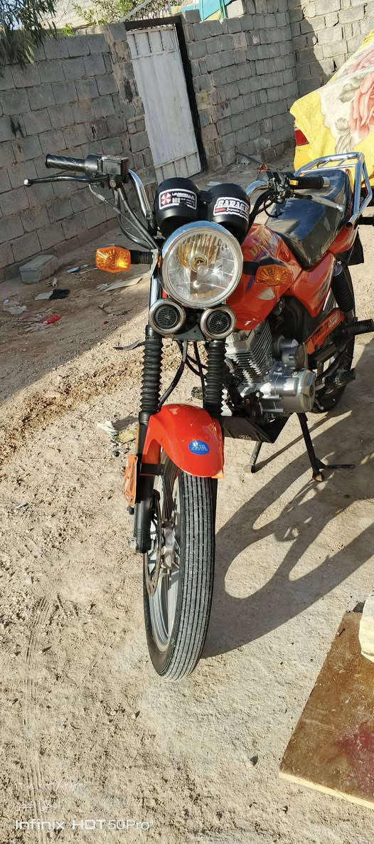 سلام عليكم دايون عضم 🧡 للبيع موديل 2023🧡 اوراق أصولي وصل معرض بأسمي مداور يم مكتب #حسين الدراجه اصوليه يعني تترقم كفاله عامه كهربائيات كلها شغاله الدراجه عارضها ب1525 وبيها مجال قليل الشراي يتصل على رقمي *********** مكاني #كربلاء خلف الحر الرشديه 🧡🩵
