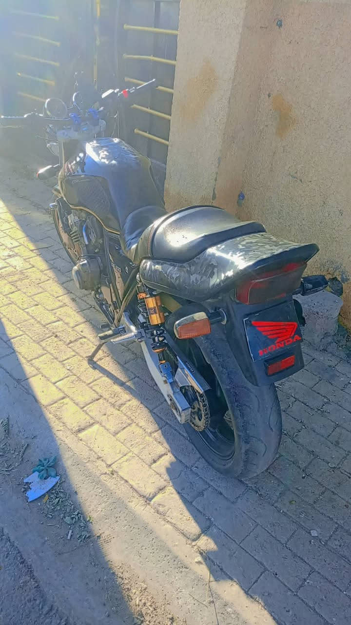 السلام عليكم cb4 جيل الاول مكفوله من كلشي أوراق كامله وگمركه مدفوع بغداد  ***********
