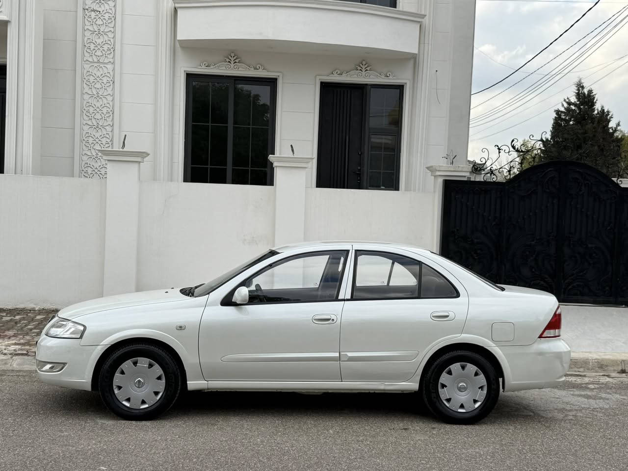 سيارة نيسان صني 2010 
شرط كير محرك صدر امامي خلفي جاهزها اربعه تايرات جددت ماشيه 121 سياره على وضع شركة اسبير شركة منازل بيها كارت بل جاملغ وبارد واحد وباقي كفاله عامه من كلشي سعر 117
***********
