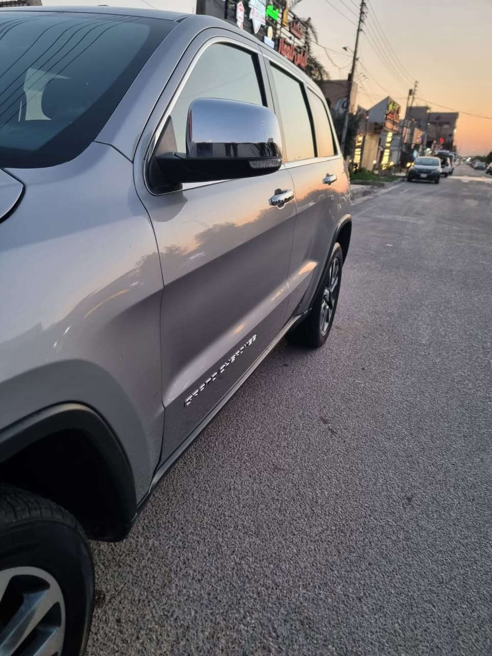 السلام عليكم 
جيب موديل ١٨ فول مواصفات حادثها جاملوغ جهة السايق مبدل وتعديل ربع البنيد بدون دواخل
ماشية ١٣٥ مايل بدون اي نقص تخم تاير جديد مبدل بساتم مال ١٤ يعني بنزين عادي تستقبل وبدون ادوانز والسيارة نصبتها حلوه السنوية بأسمنا السعر ١٧٥٠٠ بيها مجال للاستفسار  *********** العنوان بغداد حي الجهاد
