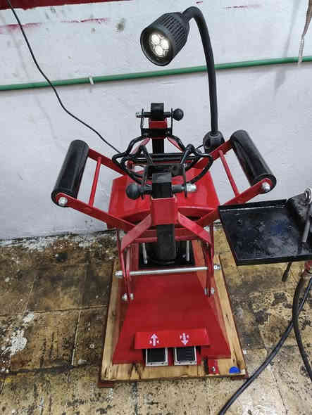 سلام عليكم غراض بنچر للبيع خالعه بلنص بكرت شلاخه جدد كمبريصر مستعمل نضيف حجم ٢٥٠ بانيوكبيرالعنوان بغداد مدينه الصدر ***********
