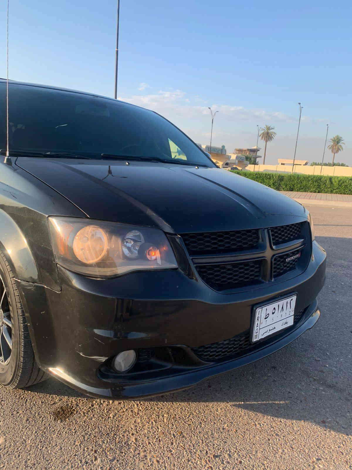 السلام عليكم 
دوج كرفان فئه GT
موديل ٢٠١٩
حادثها جداااا بسيط وبدووووون ايرباك 
فقط جاملغ وبنيد ومبدل بلادي 
جاهزه من جميع النواحي

المواصفات  
بيبان وجنطه كهرباء
كشنات منفصل 
٣ قطع تبريد
شاشه اعطال
فرس سقف 
كشنات جلد مع تدفئه في المقاعد الأمامي 
ستيرن هيتر 
داخل اسود 
مضخم صوت بلادي 
بردات بلادي خلفيه 
فرس وسطي
وباقي مواصفاتها معروفه 
السعر (188)ورقه
رفم بغداد بأسمي فحص وهزه جديد 
تحويل مباشر 
مكاني بغداد كميره قرب الجزيره السياحيه 
*********** سيد أمير
