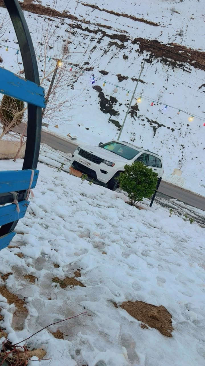 سلام عليكم جيب للبيع موديل 19صبع حزام بس ابيع عام فول مواصفات السعر 160 ورقه *********** مكان السيارة بغداد
