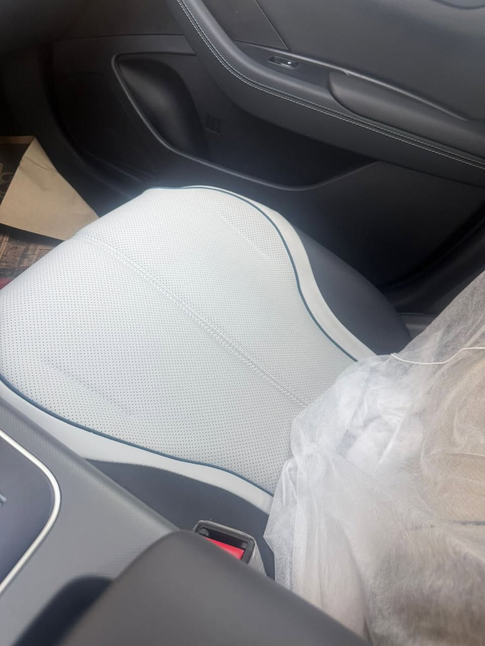 السلام عليكم للبيع بي وايدي بدون رقم زيروووو دست رويل  فول ترقيم عل مشتري  العنوان بغداد للاستفسار على رقم ***********
