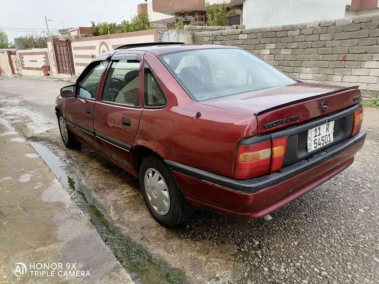 السلام عليكم فكترا للبيع فقط حجم ١٦ محرك بي صرف قليل سياره جاهزه من كلشي مابيها نقص تايرات جديده طخم جديد باتري جديد رقم بغداد شرط الوكاله التحويل كاربون ما مسجله سياره مصبوغه عام جمليه بشرط بدون حادث سعر 33 ورقه *********** ***********
